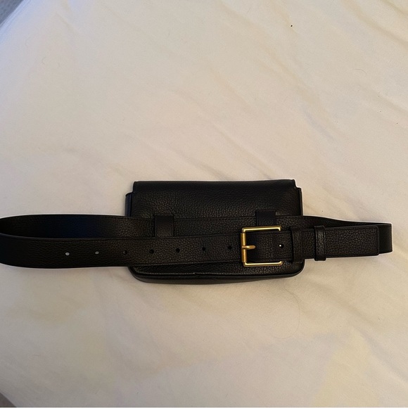 BNWOT Aritzia Leather Belt Bag - Picture 2 of 5